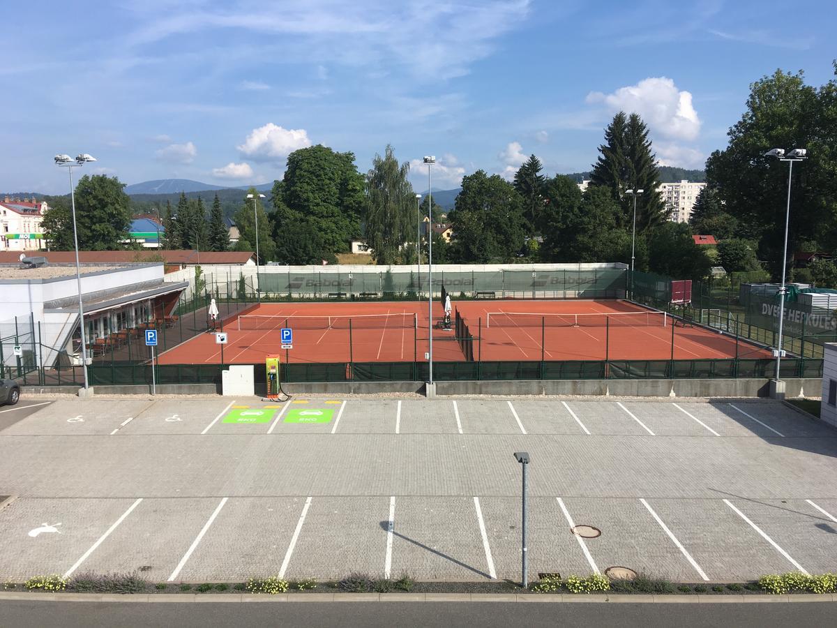 Sport & Relax Hotel Davidek Trutnov Zewnętrze zdjęcie