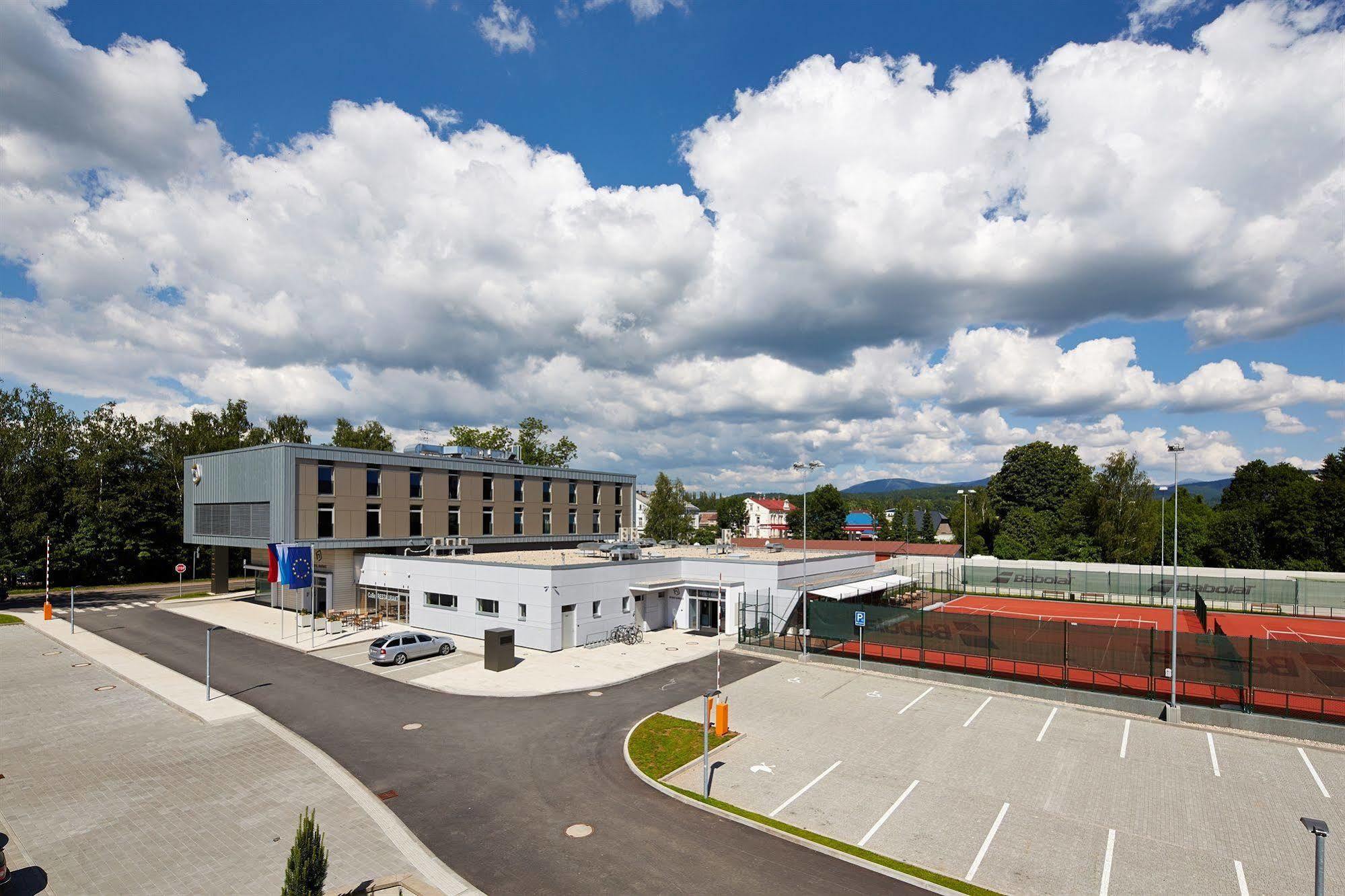 Sport & Relax Hotel Davidek Trutnov Zewnętrze zdjęcie